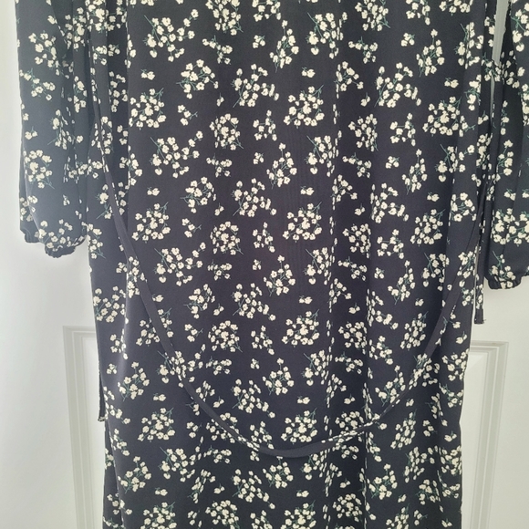 Uniqlo Long Black Floral Dress / Duster Size Small - Picture 6 of 6
